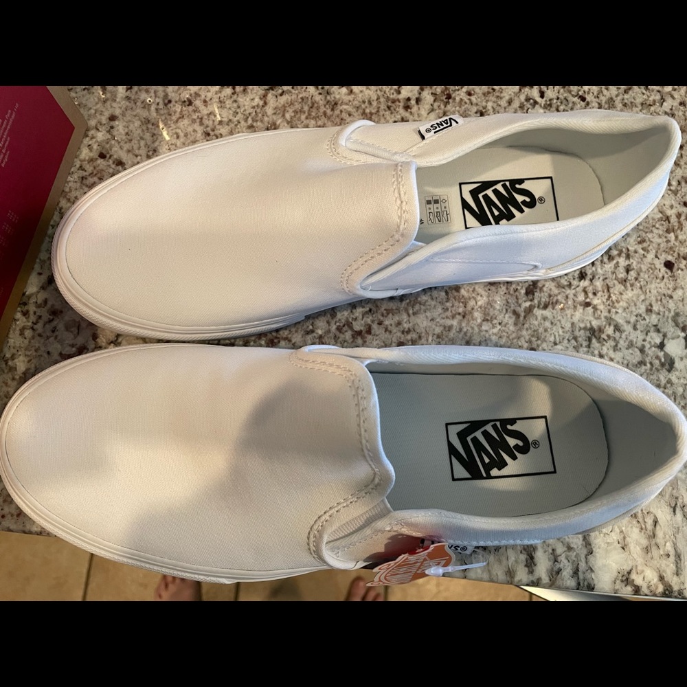NWT & box Womens 9.5 Vans Asher white